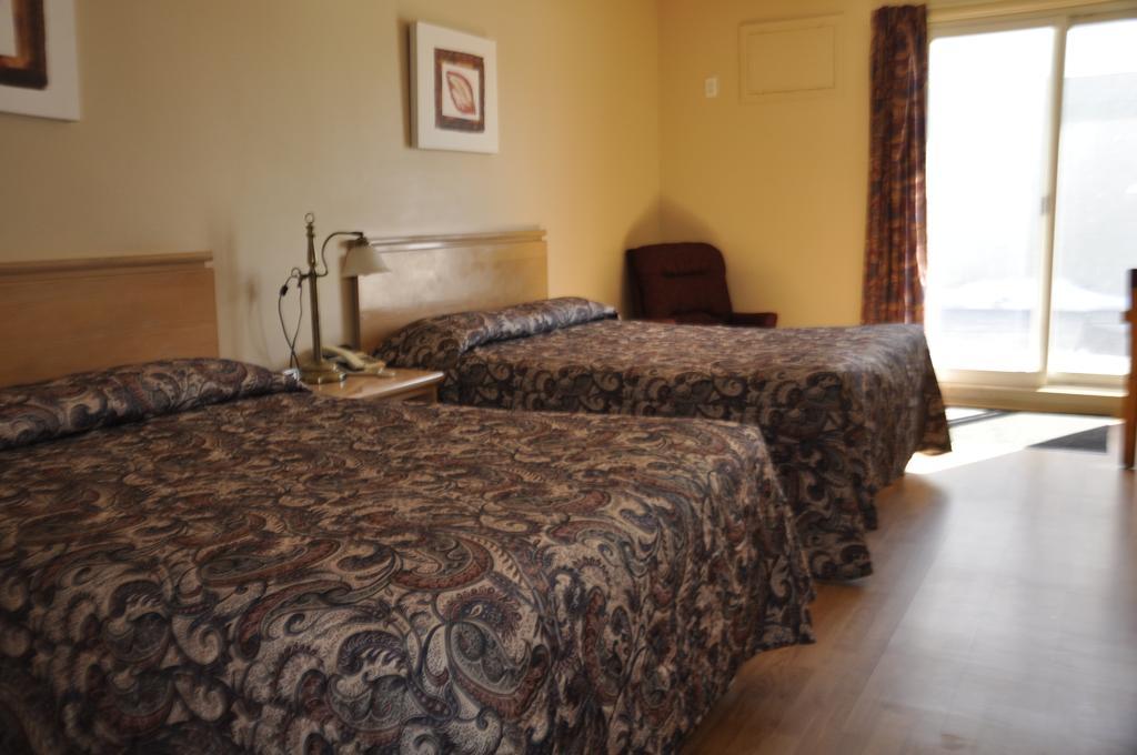 Motel Les Pignons Verts Buckingham Værelse billede