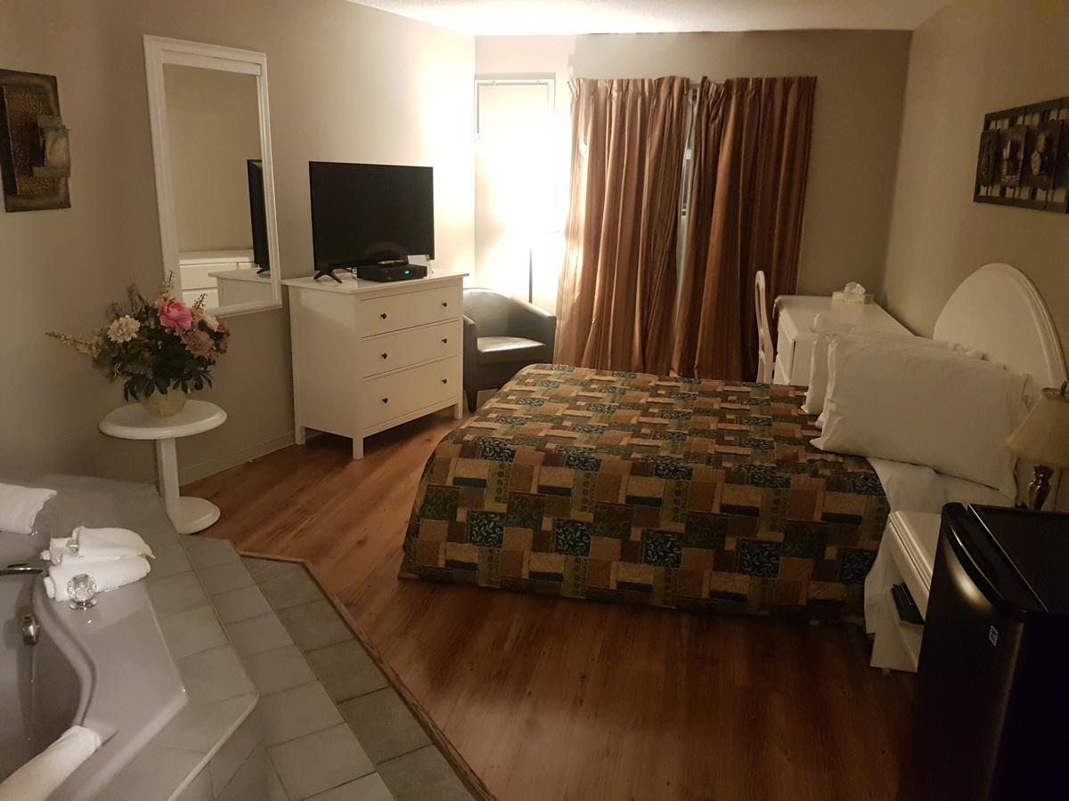 Motel Les Pignons Verts Buckingham Eksteriør billede