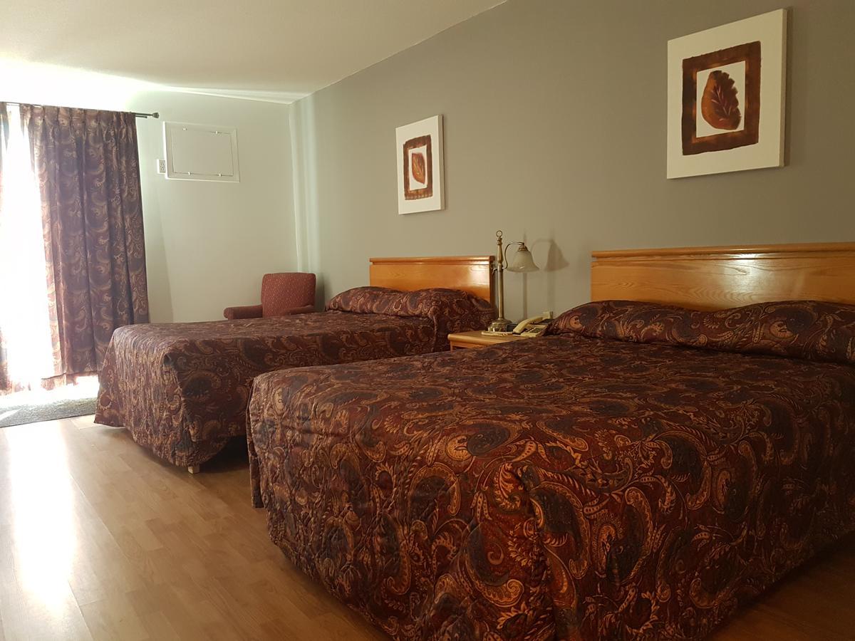 Motel Les Pignons Verts Buckingham Eksteriør billede